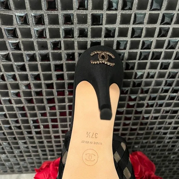 Authentic Chanel heels - Picture 8 of 15